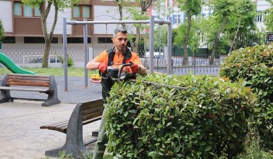 Bayrampaşa’daki parklarda bahar paklığı ve bakım çalışması yapılıyor