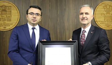 Lider Alper Taban Mazbatasını Aldı