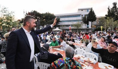 Lider Duman iftar ve sahurda hemşehrileriyle buluştu