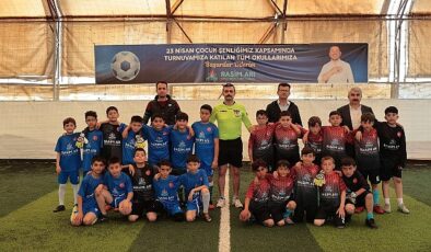 Nevşehir Belediyesi tarafından düzenlenen İlkokullar Ortası 23 Nisan Halı Saha Futbol Turnuvası Çeyrek Final Karşılaşmaları tamamlandı