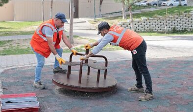 Nevşehir Belediyesi’nin yüzlerce işçi ve onlarca iş makinesinden oluşan grupları bugün Mehmet Akif Ersoy Mahallesi ve Bekdik Mahallesi’ndeydi.