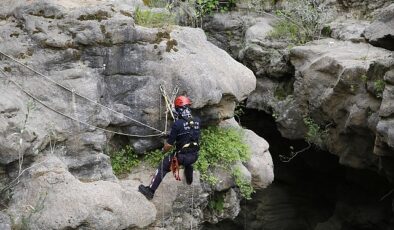 Antalya Büyükşehir’in kahraman itfaiyecileri eğitimde