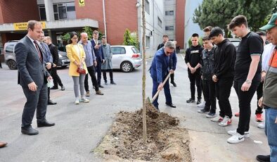 Bayrampaşa’daki okullarda bahar paklığı ve bakım çalışması