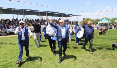 Burhaniye Belediyesi’nin düzenlediği ve bu yıl 8. sefer gerçekleştirilecek olan Burhaniye Kızıklı Yağlı Pehlivan Güreşleri için geri sayım başladı