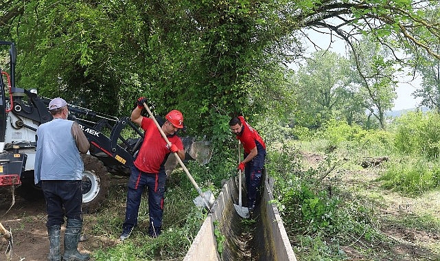 Büyükşehir, Bayraktar’da ziraî sulama kanallarını temizledi