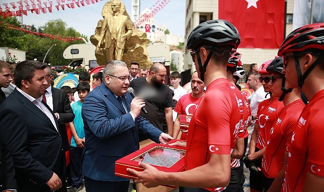 Lider Özarslan Samsun’dan Gelen Türk Bayrağını ve Toprağı Teslim Aldı