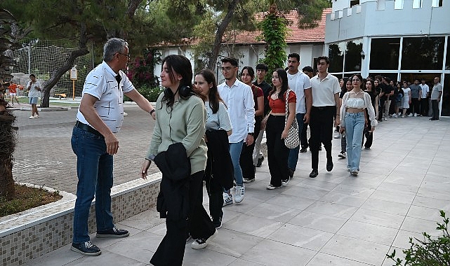 Lider Topaloğlu’ndan öğrencilere motivasyon yemeği