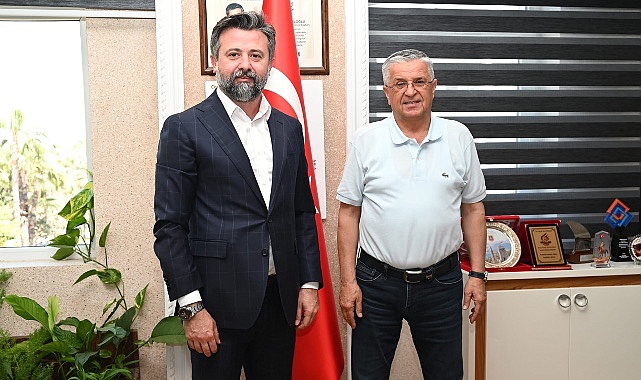 MHP Muratpaşa İlçe Başkanı Sadullah Güneş, Kemer Belediye Lideri Necati Topaloğlu’nu makamında ziyaret etti