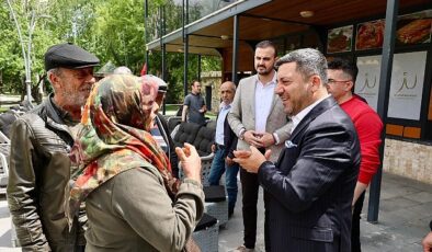 Nevşehir Belediye Başkanı Rasim Arı, Nejdet Ersan Parkı etrafındaki esnaflarla bir ortaya gelerek sorun ve isteklerini dinledi