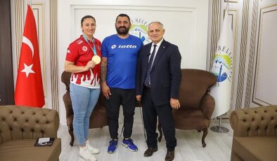 Şampiyon Atletten Lider Öztürk’e Ziyaret