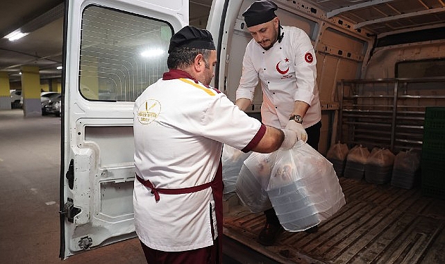 Sivas Belediye Lideri Dr. Adem Uzun’un seçim devrinde lisana getirdiği vaatlerden biri olan taziye meskenlerine yemek ikramı başladı