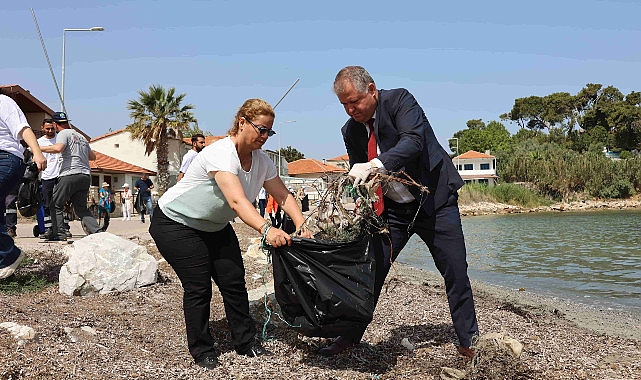 Urla’da kıyı temizleme çalışması gerçekleşti