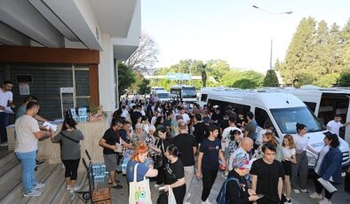 Efes Selçuk Belediyesi YKS’ye (Yükseköğretim Kurumları Sınavı) girecek olan Efes Selçuk’lu öğrencileri bu yıl da yalnız bırakmadı