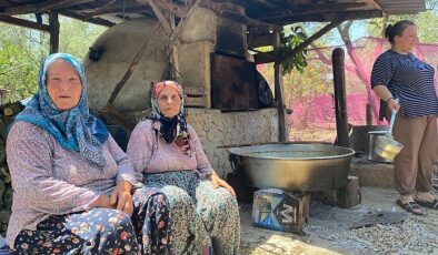 İznik’e bağlı Göllüce Mahallesi’nde asırlardır imece yöntemiyle devam eden ‘Dede Çorbası’ aktifliği bu yıl da gerçekleşti