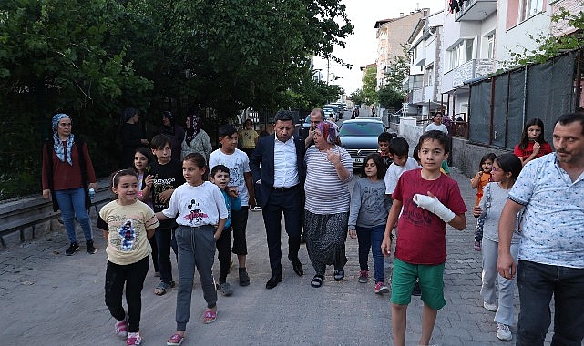 Nevşehir Belediye Başkanı Rasim Arı, belediye takımlarının çalışma alanlarındaki inceleme ve mahalle ziyaretlerine devam ediyor