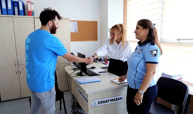 Bayraklı Belediyesinde esnaf masası kuruldu