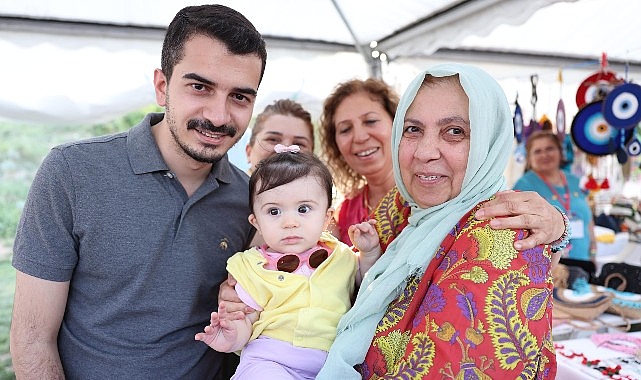 Çankaya Belediyesi’nin bayanlara gelir dayanağı maksadıyla hayata geçirdiği “Kadın Emeği Festivali” Başkentlilerle buluştu