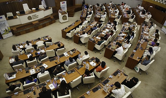 Güneş Okulu Projesi’nde gençlere bölüm tanıtıldı