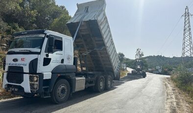 Milas Belediyesi ilçemizin farklı bölgelerinde ağır çalışmalar gerçekleştiriyor.