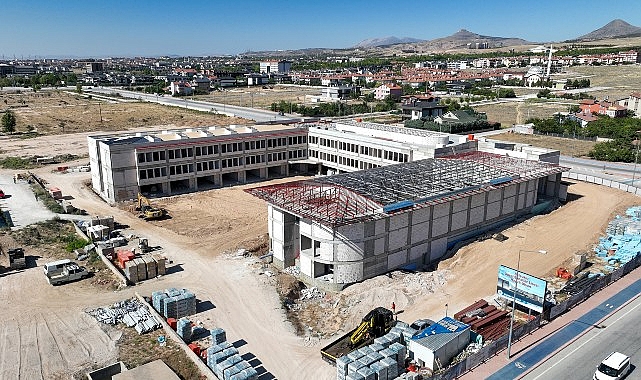 Selçuklu Belediyesi tarafından Konya’ya kazandırılacak olan Türkiye’nin en kapsamlı ve çağdaş Hoş Sanatlar Lisesi’nin üretimi süratle devam ediyor.