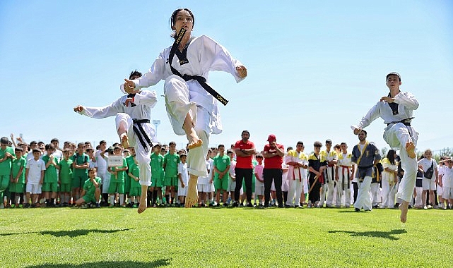 Sivas Belediyespor bünyesinde her yıl klasik olarak düzenlenen yaz spor okulu bu sene de kapılarını açtı